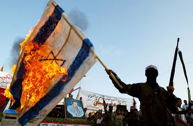 Bandera Israel Quemada