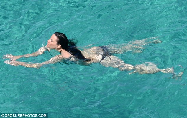 Liv Tyler -bikini (1)