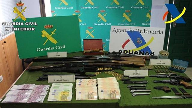 Imagen de parte del material confiscado