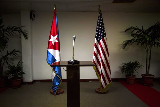 Foto: En esta imagen antes de la conferencia de prensa al margen de las conversaciones entre los dos países en La Habana, Cuba / AP