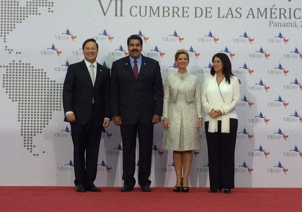 Como anfitriona en la apertura de la Cumbre de las Américas