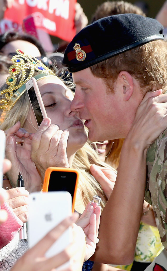 rs_634x1024-150507070255-634.Prince-Harry-Royal-Fan-Kiss-JR-50715