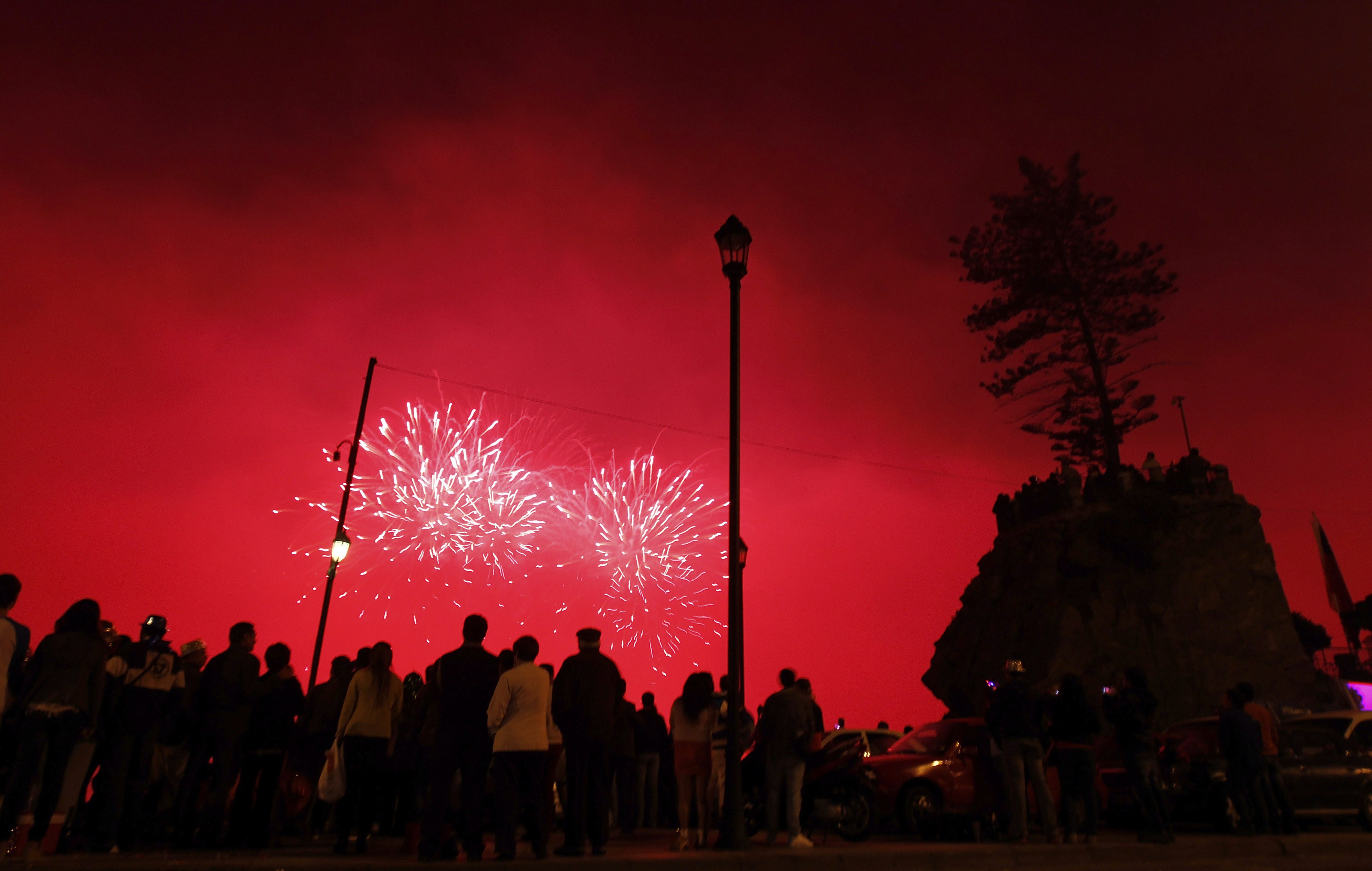 El mundo celebra el 2013 a pesar de crisis, incertidumbre y guerras