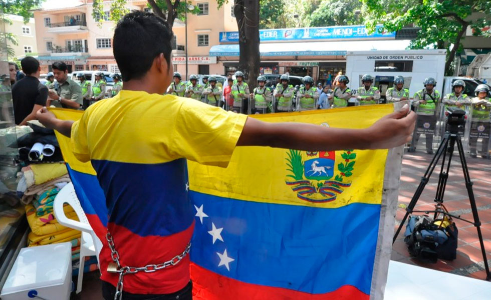 PNB trata de impedir que lleguen más estudiantes a las puertas de la OEA (Fotos y Video)