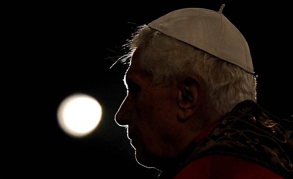 Benedicto XVI, un papa breve y distante para los latinoamericanos