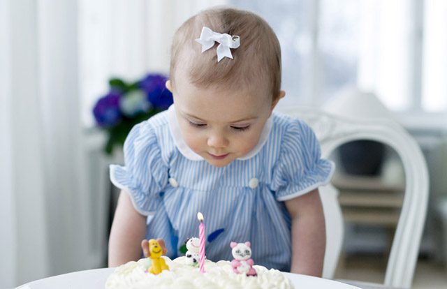 La princesa Estelle de Suecia cumple un añito (Fotos)