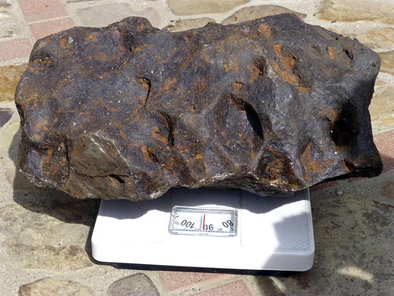 Familia guarda meteorito que encontró en 1980 (FOTOS)