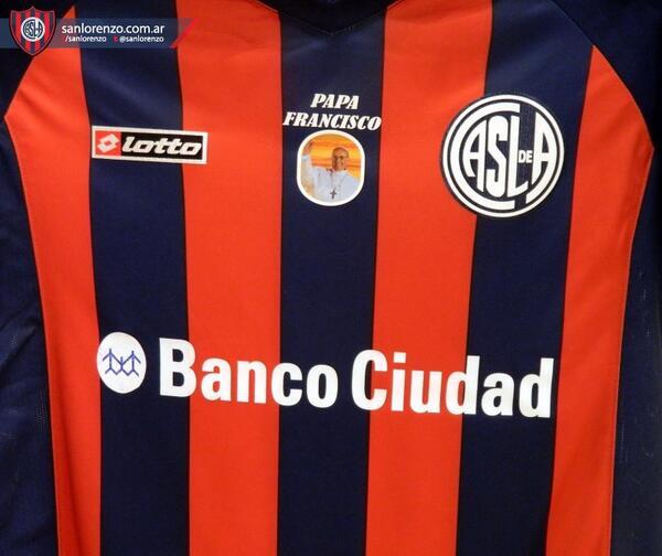 San Lorenzo homenajeó al Papa Francisco en su camiseta