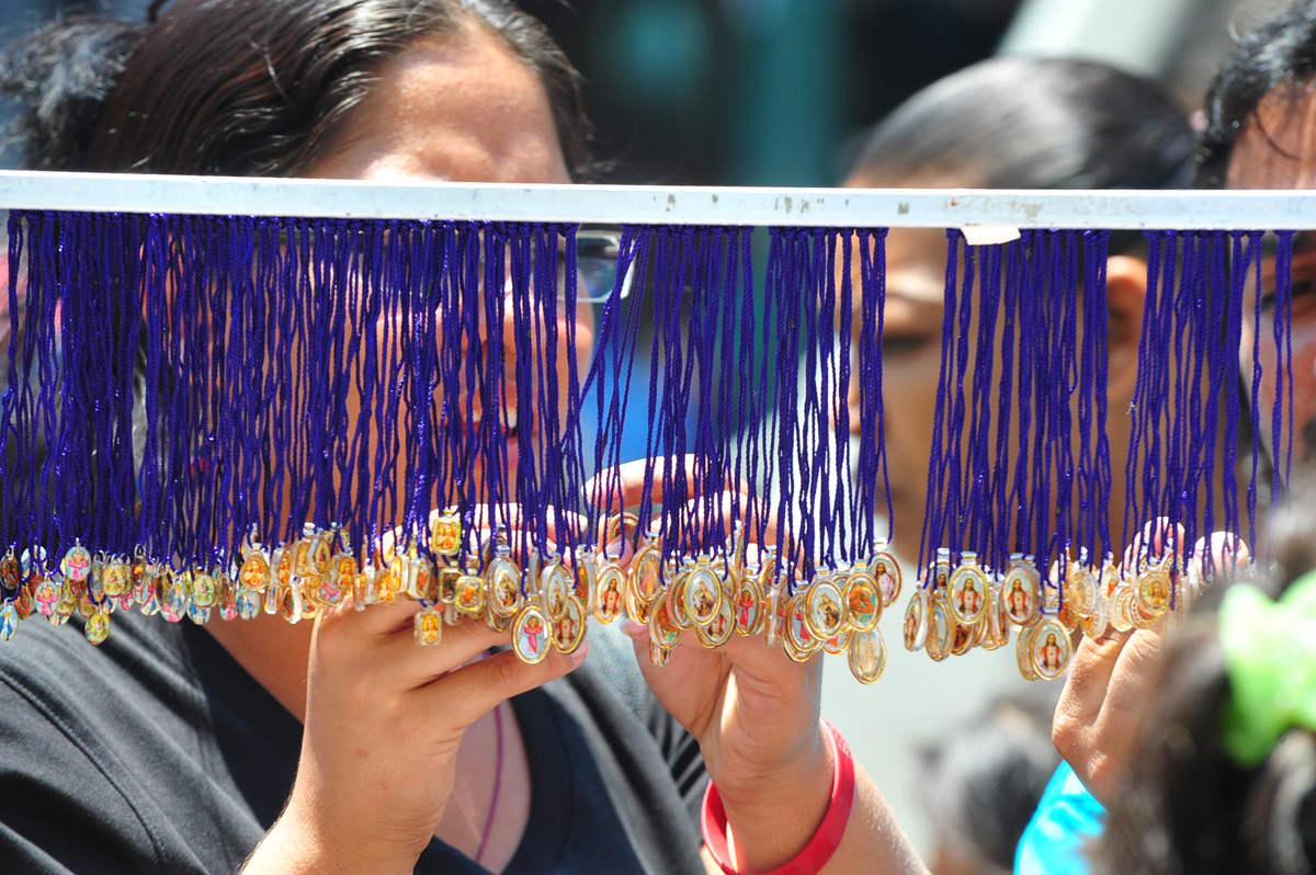 Comerciantes aprovecharon el día del Nazareno (FOTOS)