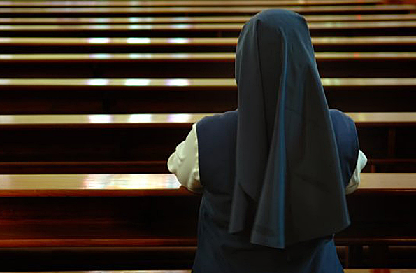 Sor-presa: Monjas se subieron el hábito y capturaron a dos ladrones que robaban en su convento