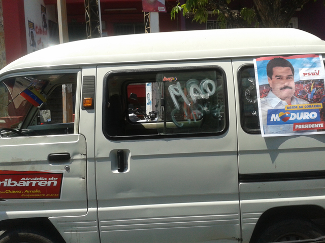 ¡In fraganti! La alcaldía de Iribarren  hace campaña adelantada por Maduro (Foto)