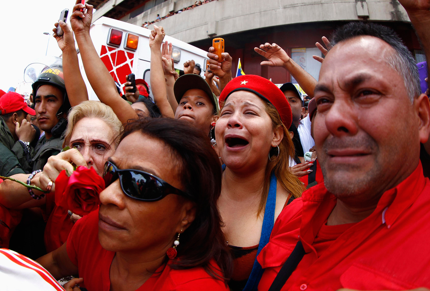 ¿Qué dice la Constitución sobre la ausencia definitiva del Presidente?