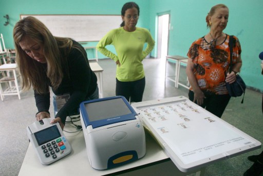 Electores deben esperar imagen del candidato antes de presionar “votar”