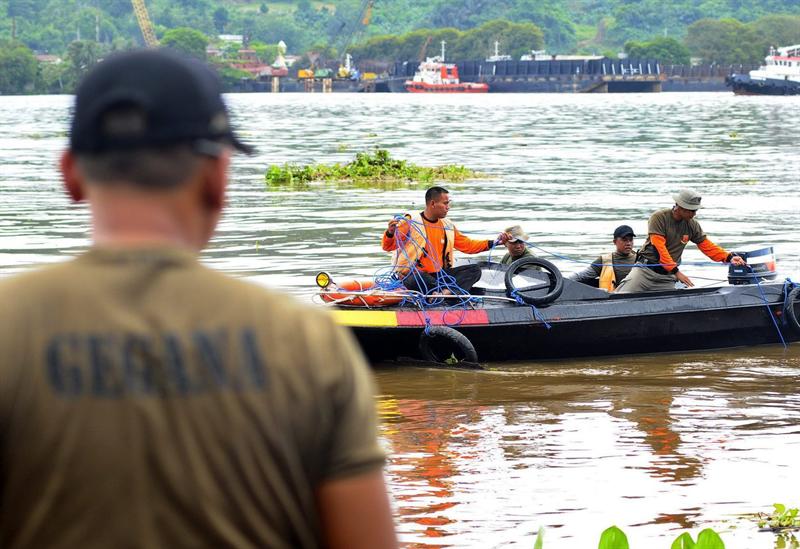 Una persona muerta y otras 25 desaparecidas tras un naufragio en Indonesia