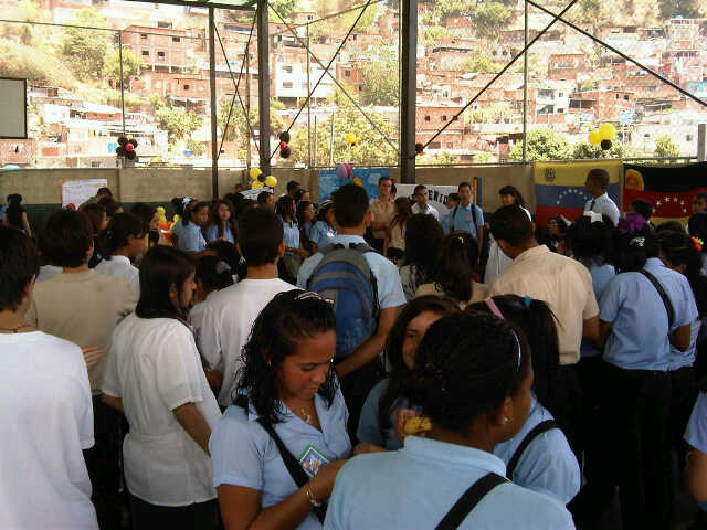 Mujeres de Miranda fomentan la prevención de violencia de genero en las escuelas