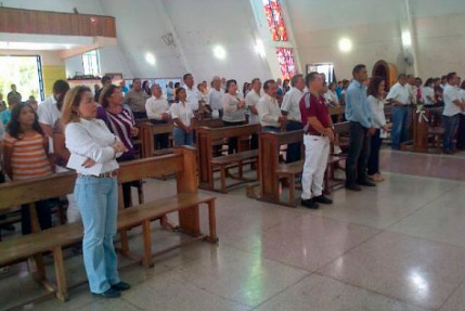 Venezolanos asisten a los templos para pedir por la democracia, la paz y la unión del país (Foto)