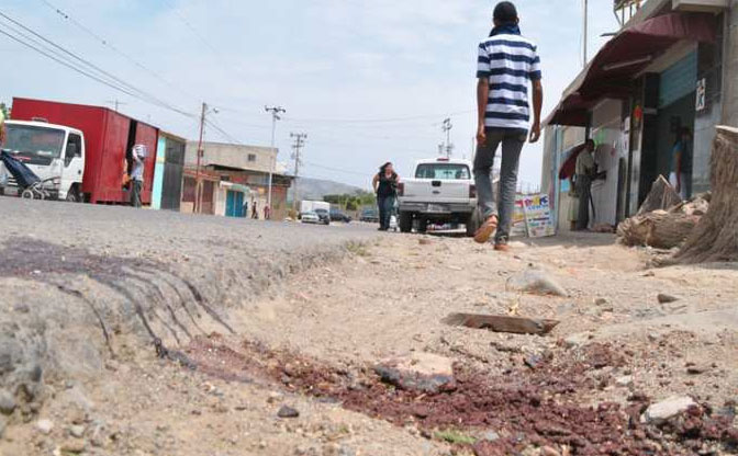 Muere motorizado tratando de esquivar un hueco