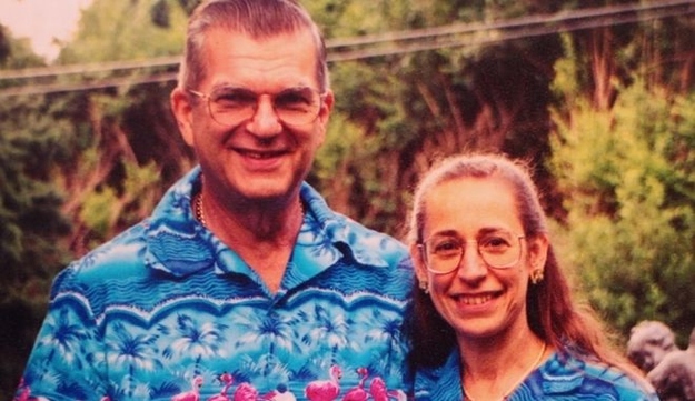 Tienen 35 años juntos y siempre han vestido igual (AWWW)