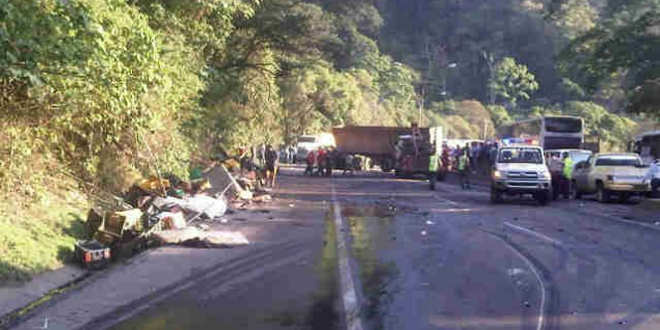 Un muerto y 6 heridos en accidente en la ARC (Fotos)