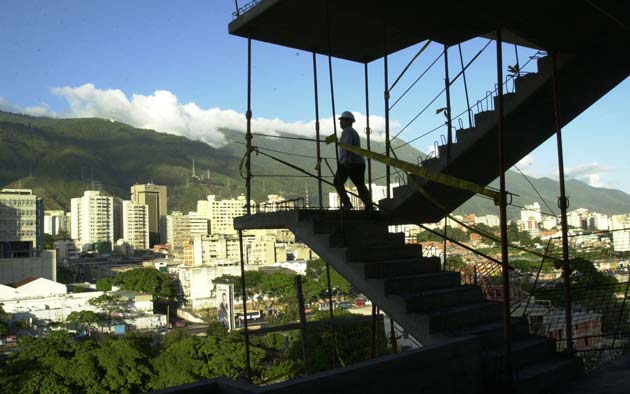 Instalada mesa técnica entre el Ejecutivo y empresarios de insumos para la construcción