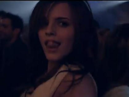 Emma Watson se convierte en Kim Kardashian (Video)