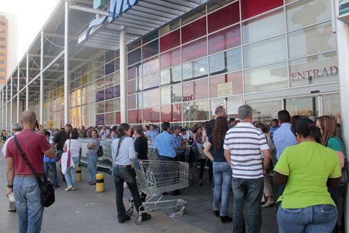 Trifulca por comprar harina de maíz dejó tres lesionados en Carabobo