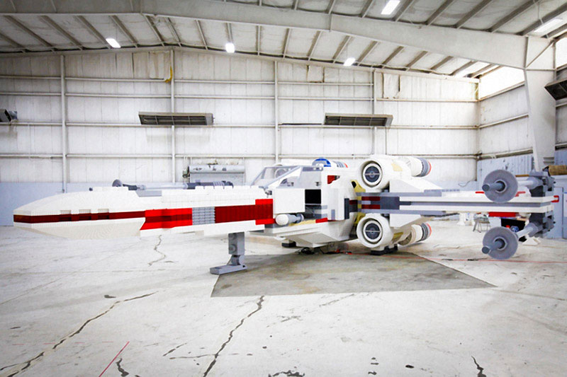 A los fanáticos de Lego y de Star Wars les va a dar algo… ¡¡¡es un X-Wing de 13 metros!!! (FOTOS)