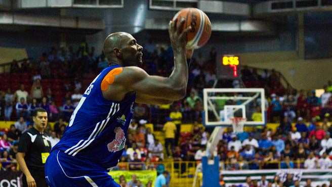 Oscar Torres fulminó a Cocodrilos