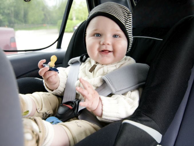 Tu hijo se marea en el carro, te damos la solución siguiendo estos tips