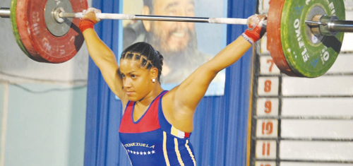 Plata para Dayana Chirinos en Panamericano de Pesas en Margarita