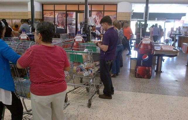 Zulianos emigraron al estado Falcón para comprar los productos de la cesta básica