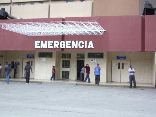 Suspenden atención en el Santaella tras golpiza a médico