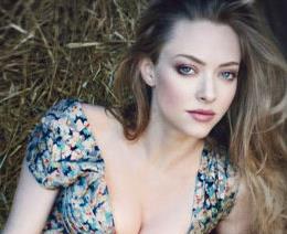 Amanda Seyfried protegió a su padre de sus senos