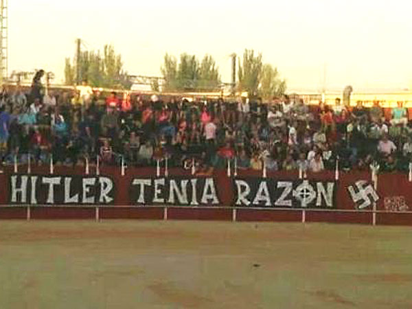 Polémico homenaje a Hitler en una plaza de toros (Foto)