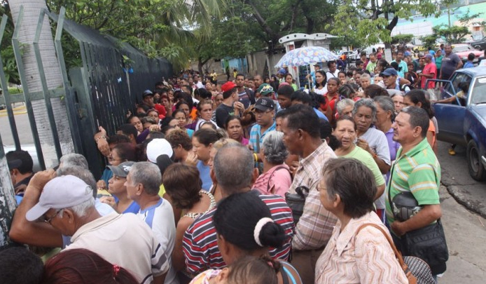 Perdieron la paciencia para comprar alimentos y les mandaron la GN