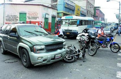 Choque múltiple genera retraso vehicular a la altura de Puente Hierro