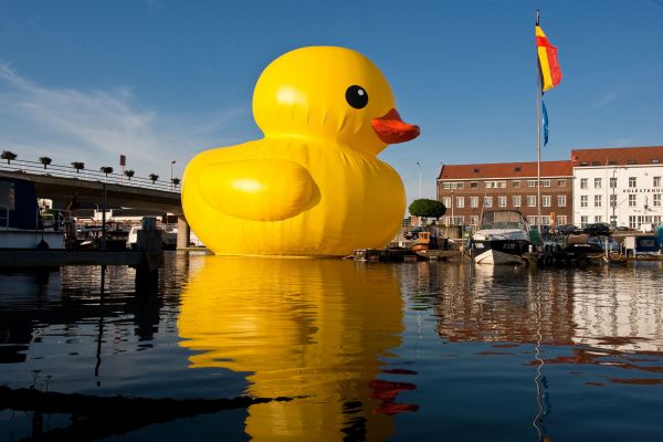 Un pato de goma gigante flotará en Pekín