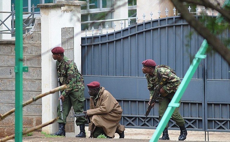 Rehenes rescatados, enfrentamientos en centro comercial de Nairobi (Fotos)