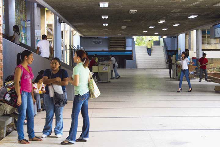 Tres estudiantes heridos en la Universidad del Zulia