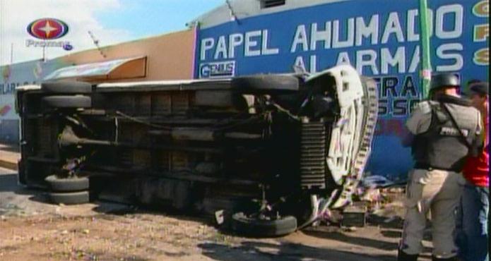 Accidente colapsa la avenida principal de Mariche