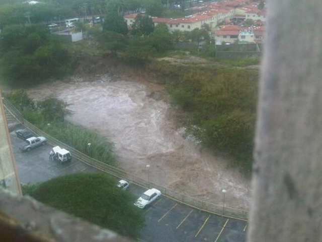 Al menos 20 familias quedan damnificadas tras inundaciones en Barquisimeto (Fotos)