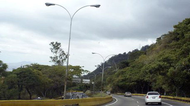 Detienen a secuestradores que liberaron a la víctima desnuda en la Cota Mil