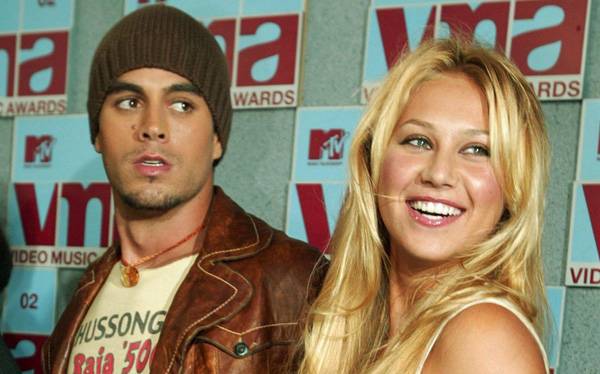 Enrique Iglesias y Anna Kournikova publican las primeras fotos de sus gemelos