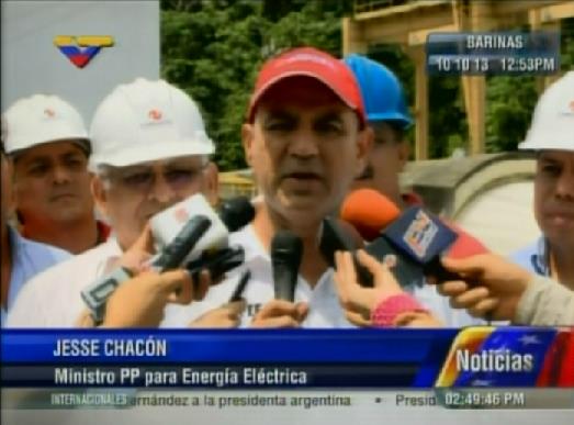 Chacón dice que debido a la alta demanda hay fallas en la red de distribución