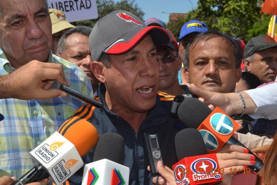 Falcón: Estamos en la calle para defender los derechos del pueblo frente al caos y desorden