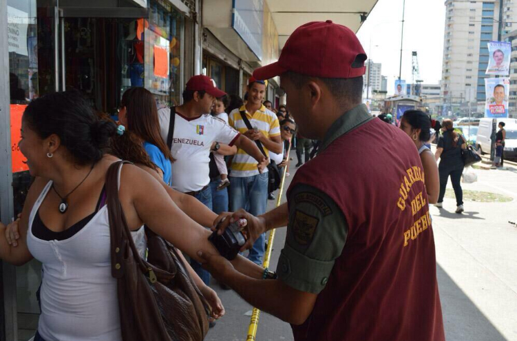 Así marcan a las personas para comprar en la tienda Traki en Valencia (Fotos)