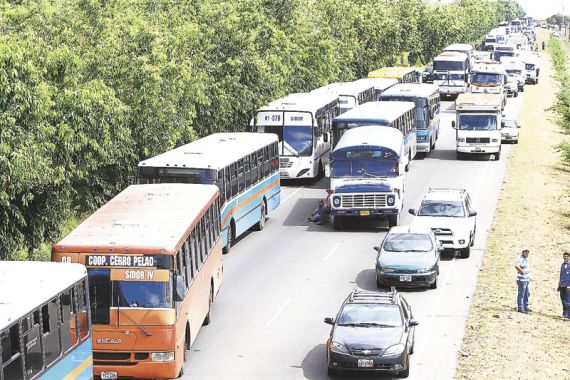 Tranca improvisada de Sutiss genera malestar en Guayana