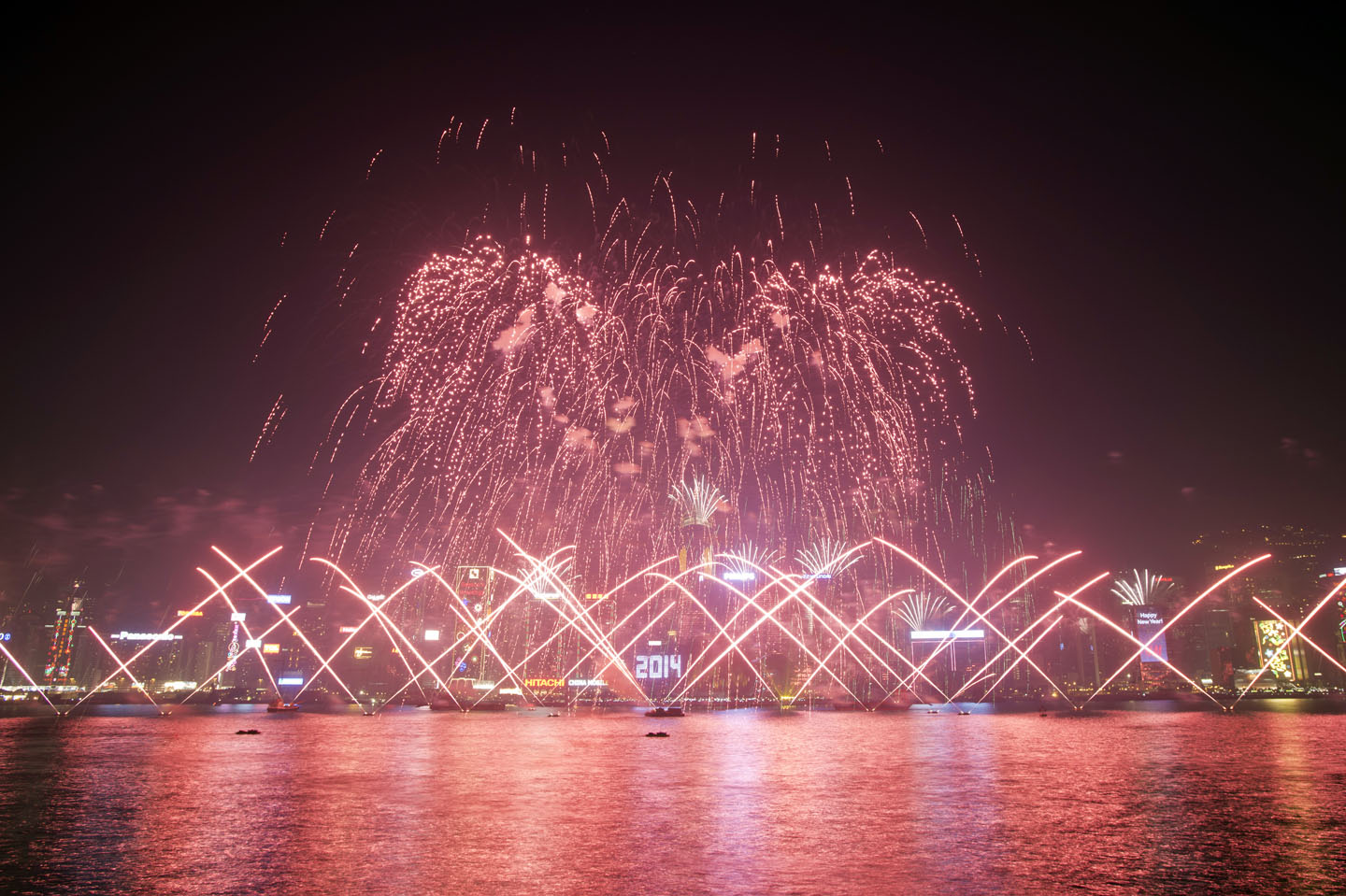 Una quemada de pólvora espectacular en Hong Kong para despedir el año (FOTOS + coco para Sydney)