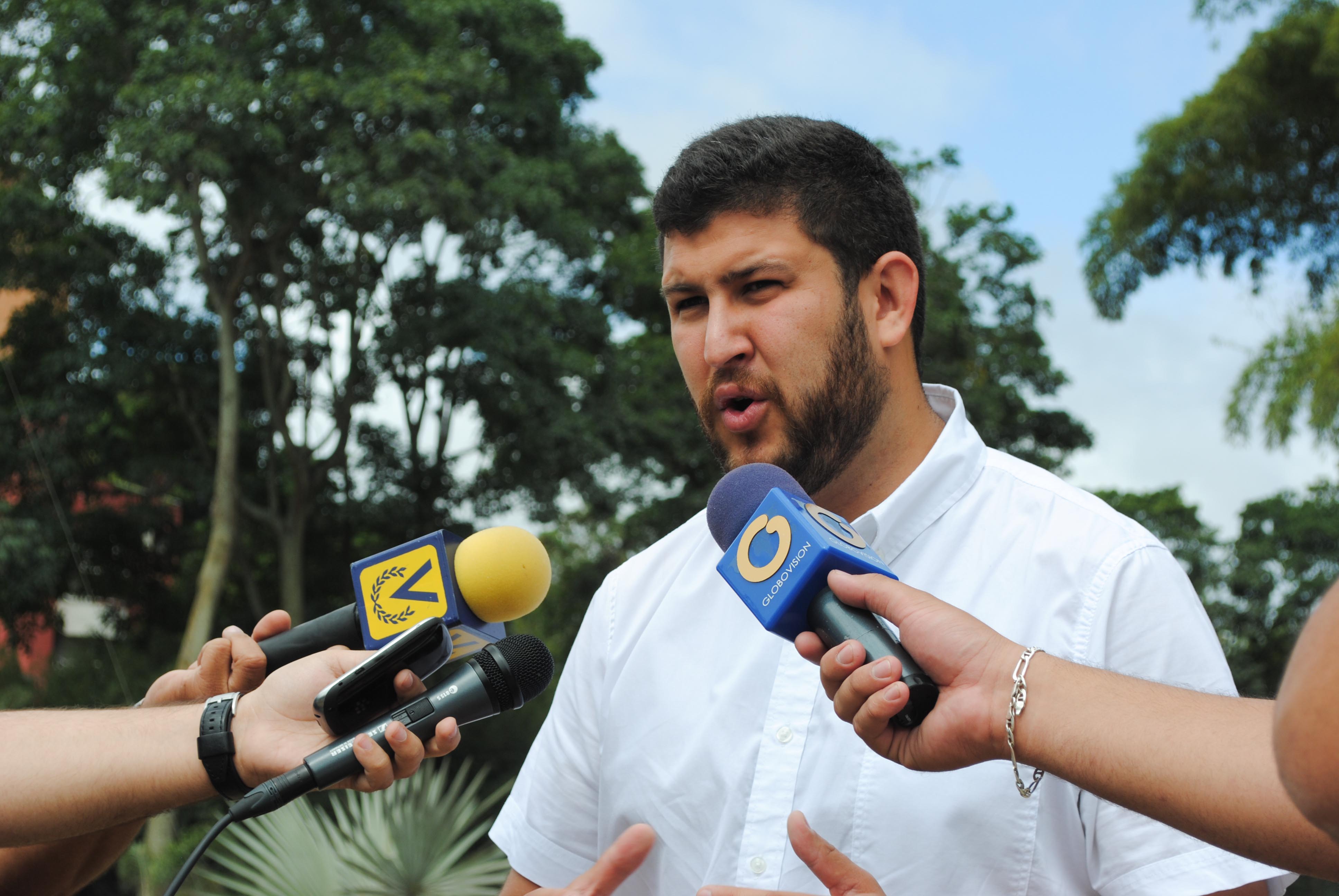 Alcalde Smolansky realiza plan especial de limpieza en El Hatillo