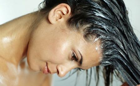 Leche de coco para el cabello maltratado